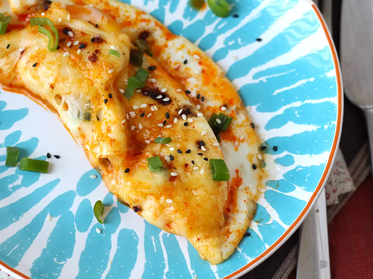 Жареные яйца с медом и моцареллой, сладкий, соленый и острый экспресс-завтрак! - фото 5