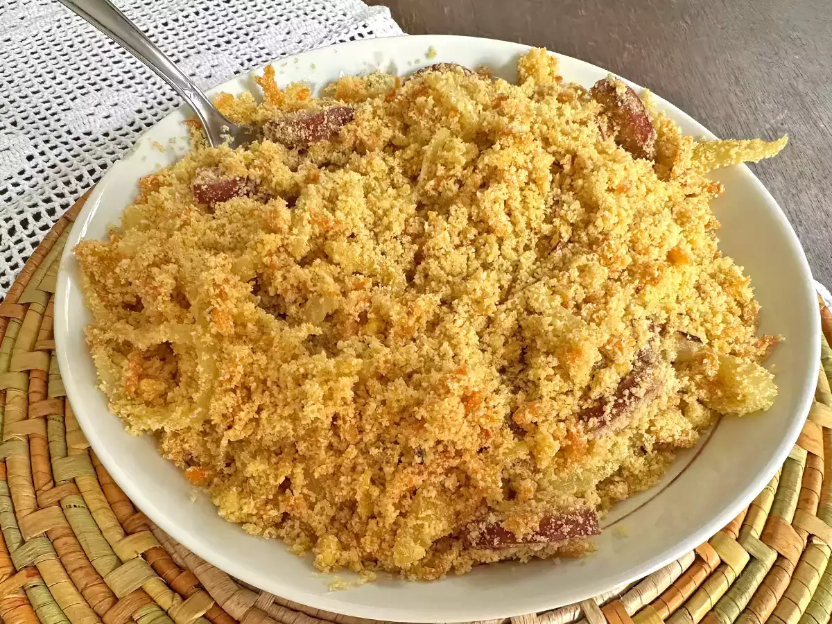 Золотистая пепперони фарофа с яйцом и морковью - фото 2